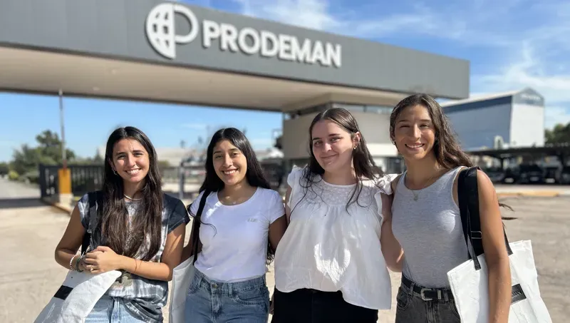 DESAYUNO ENTRE BECADOS Y PROFESIONALES